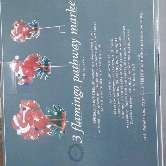 3 Christmas Flamingo Pathway Markers Light Up with Ground Stakes New in Box - Picture 8 of 8